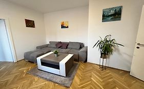Zentrale Wohnung Mit Parkplatz
